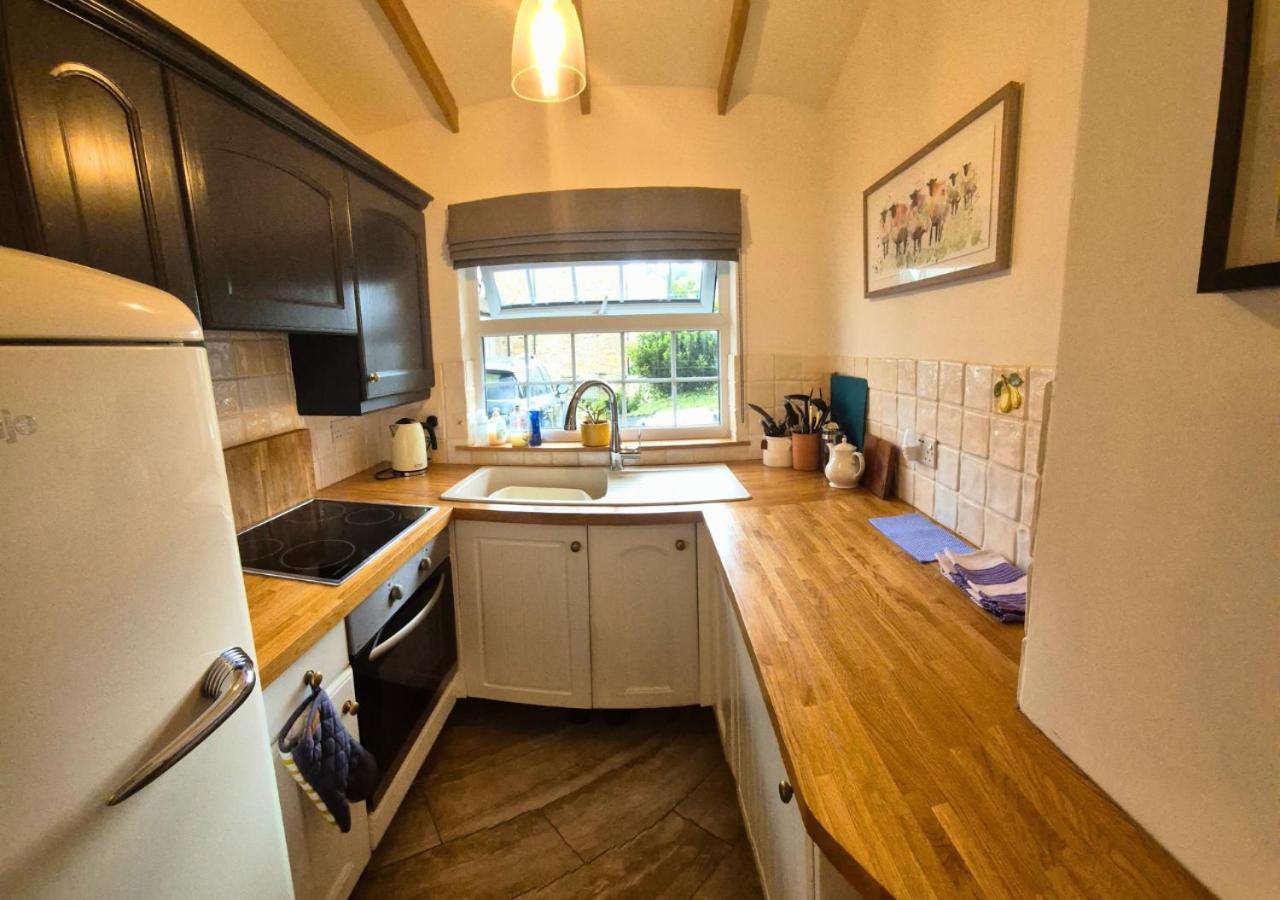 Bowland Breaks - Cobble View Cottage With Private Parking Near All The Local Wedding Venues Waddington  Kültér fotó